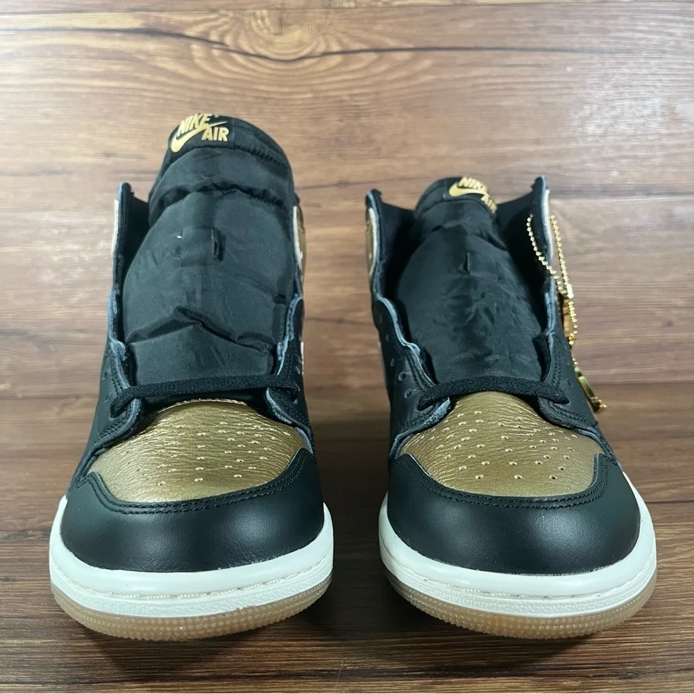 Nike Air Jordan 1 OG HighTop Sneakers - Black/Metallic Gold